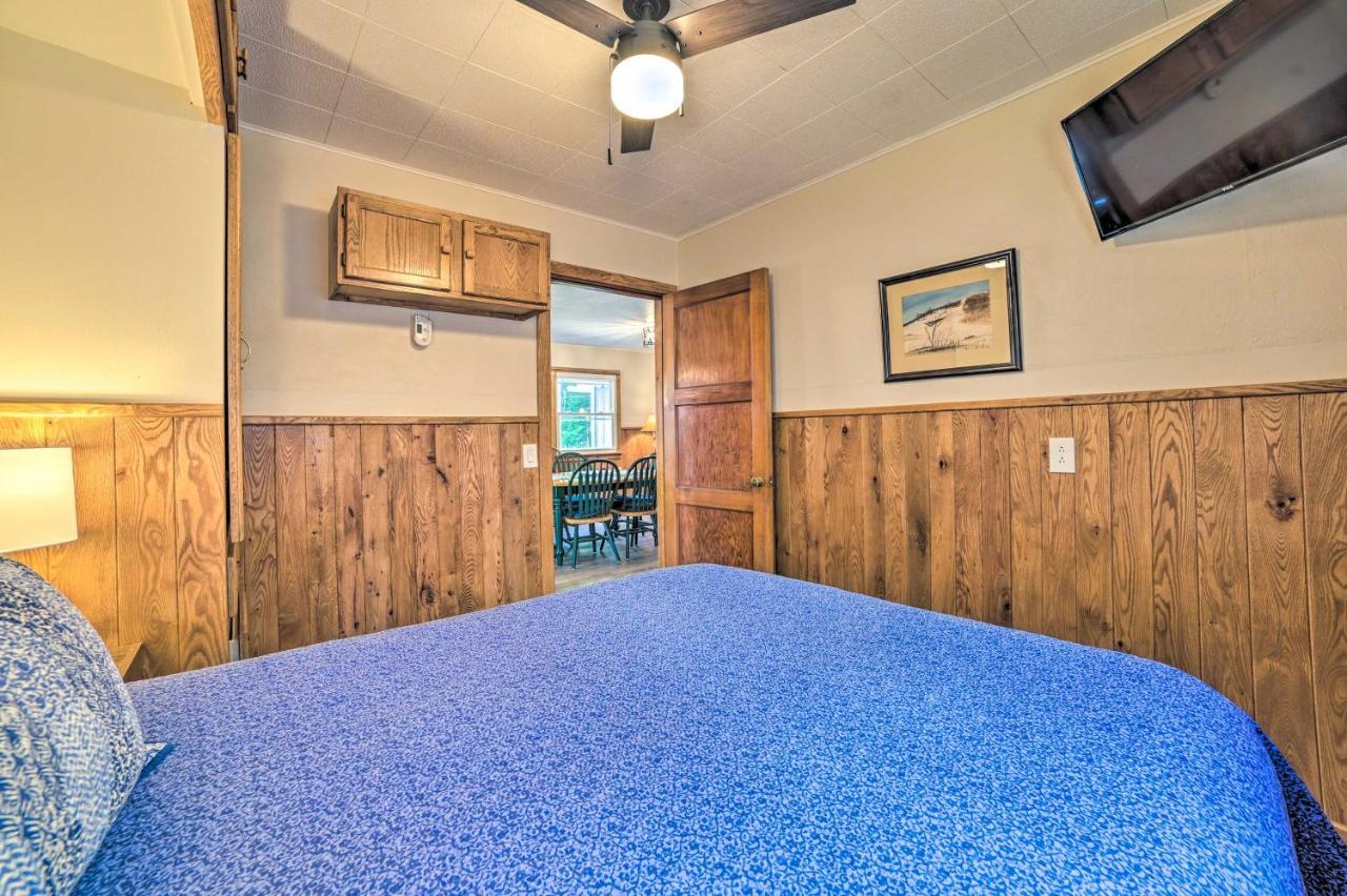 East Tawas Lakefront Getaway With Kayaks And Deck Exterior photo
